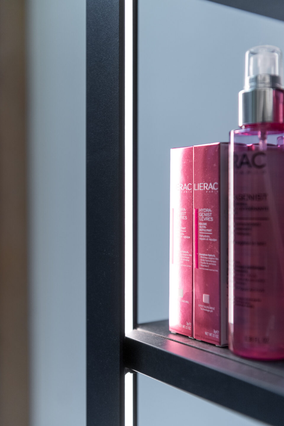 close up productenrek apotheek De Zeven Hoeken by Quality Living+