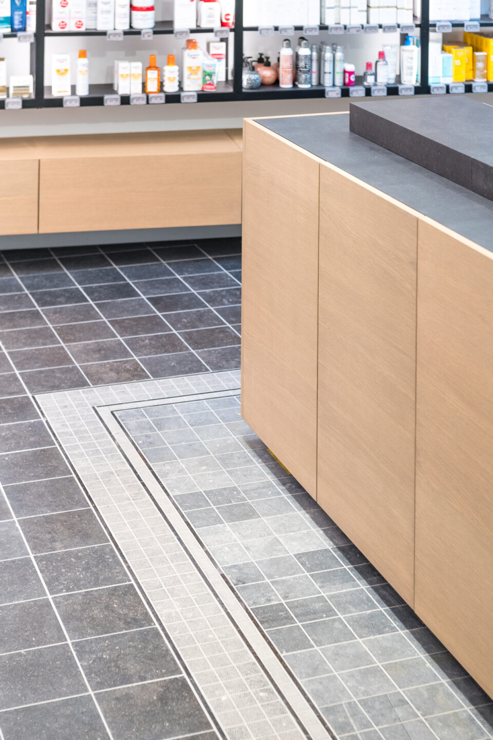 vloer en kast apotheek De Zeven Hoeken by Quality Living+